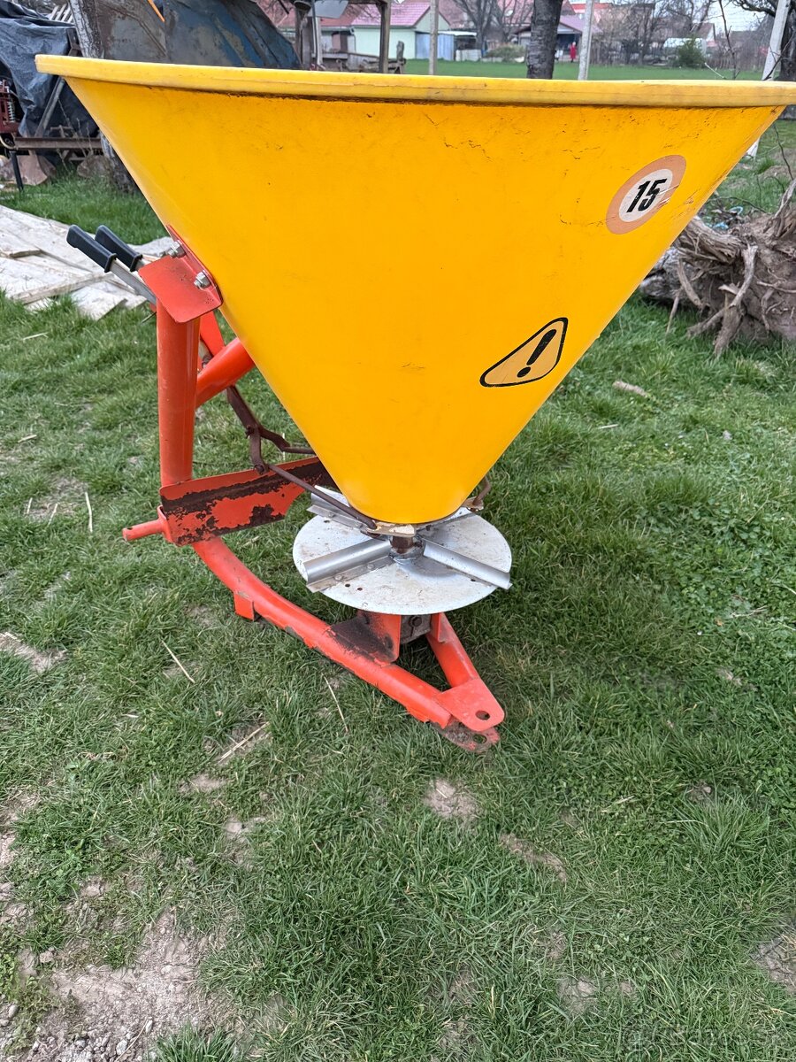 Rozmetadlo umelého hnojiva - 2