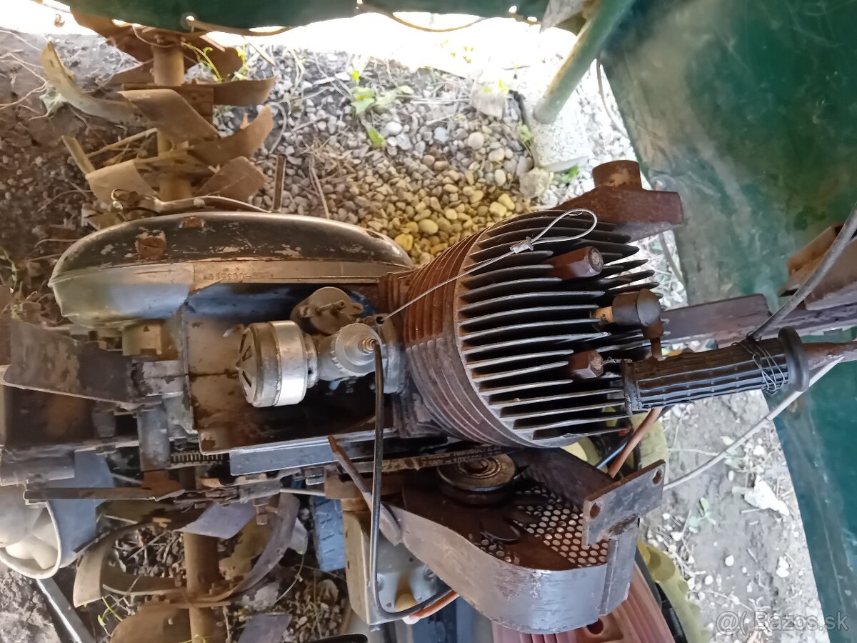 Motor jawa 250 559 - 2