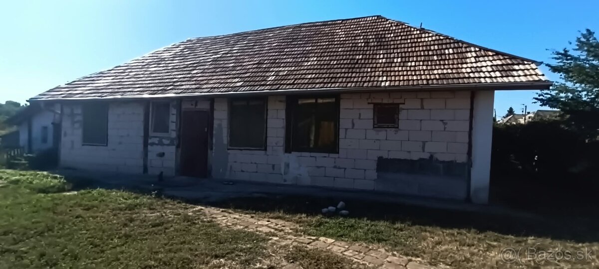 RODINNÝ DOM V ČATE ZA 31 000 € - 2