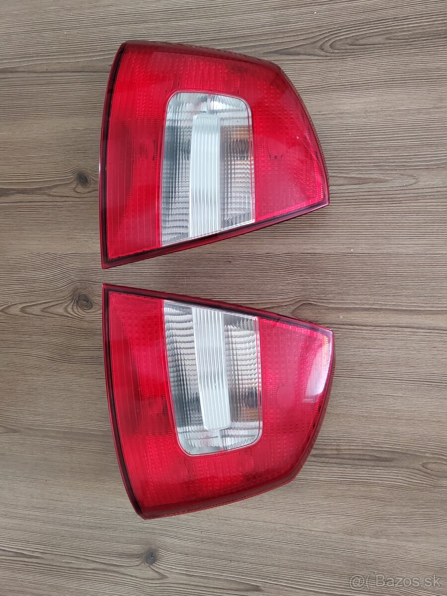 Škoda Octavia 2 zadné svetlá - 2