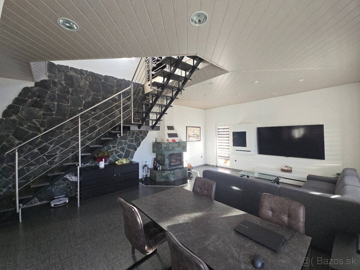 Nadštadartný 5-izbový mezonet s balkónom v Spišskej Belej - 2