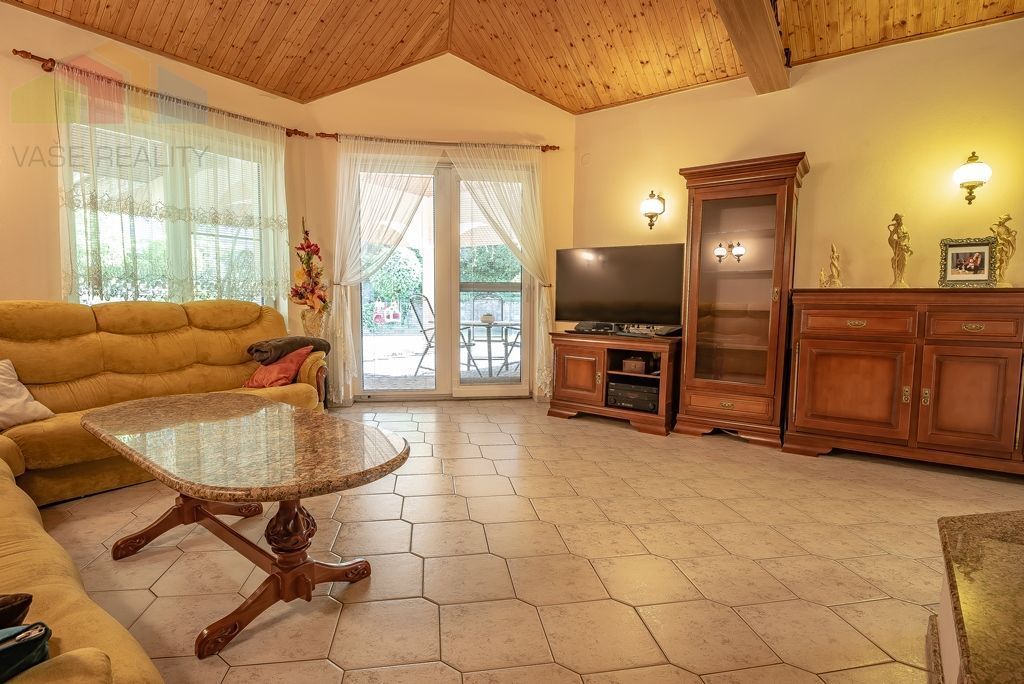 Krásny 7-izbový dom, 328 m² + 1389 m² pozemok, Trebostovo, o - 2