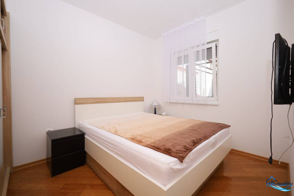 ☀Vodice(HR)-Zariadený 2 izbový apartmán s dvorom - 2