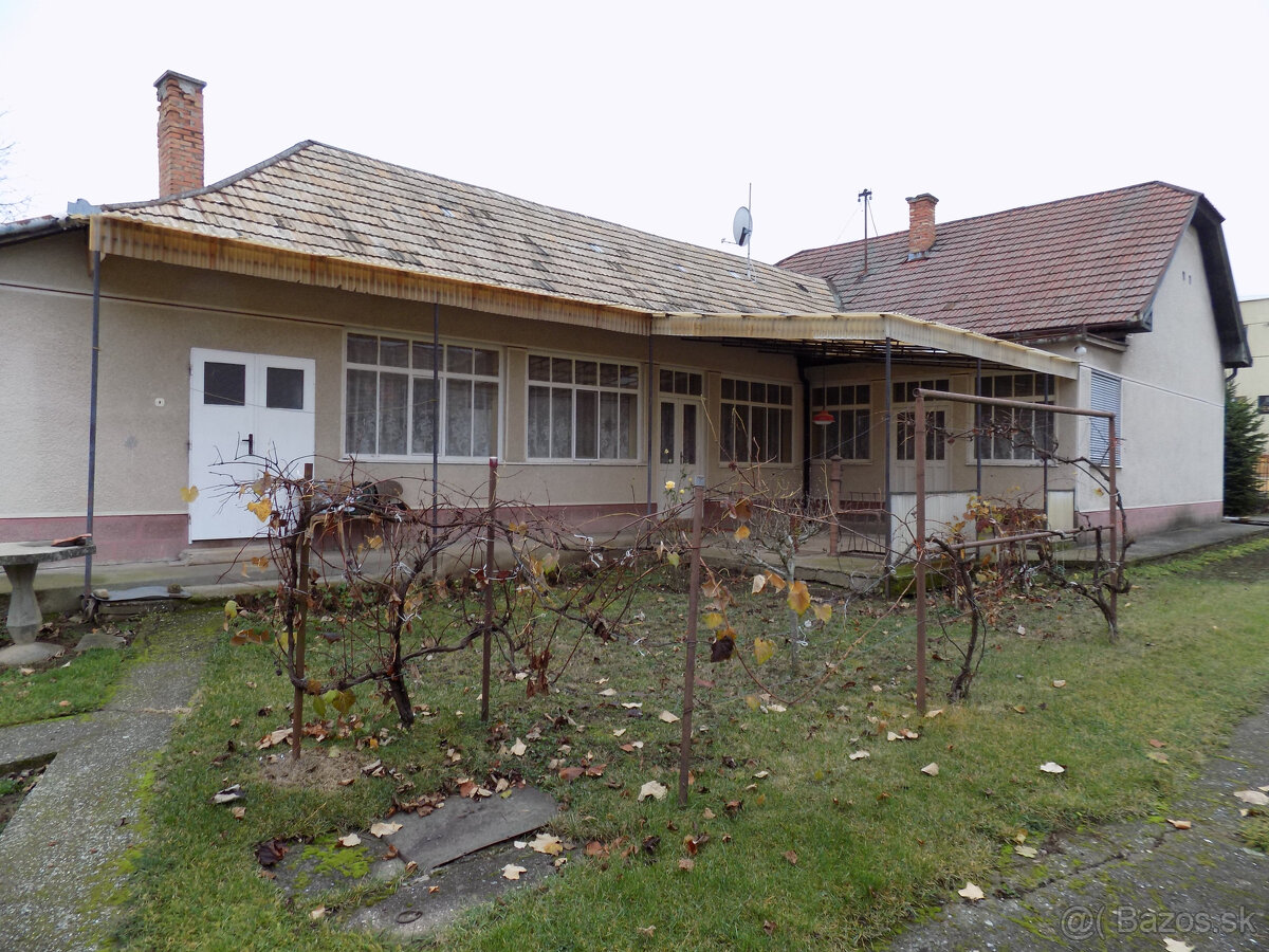 Na predaj chalupa v obci Kuraľany s garážou , pozemok 1536 - 2