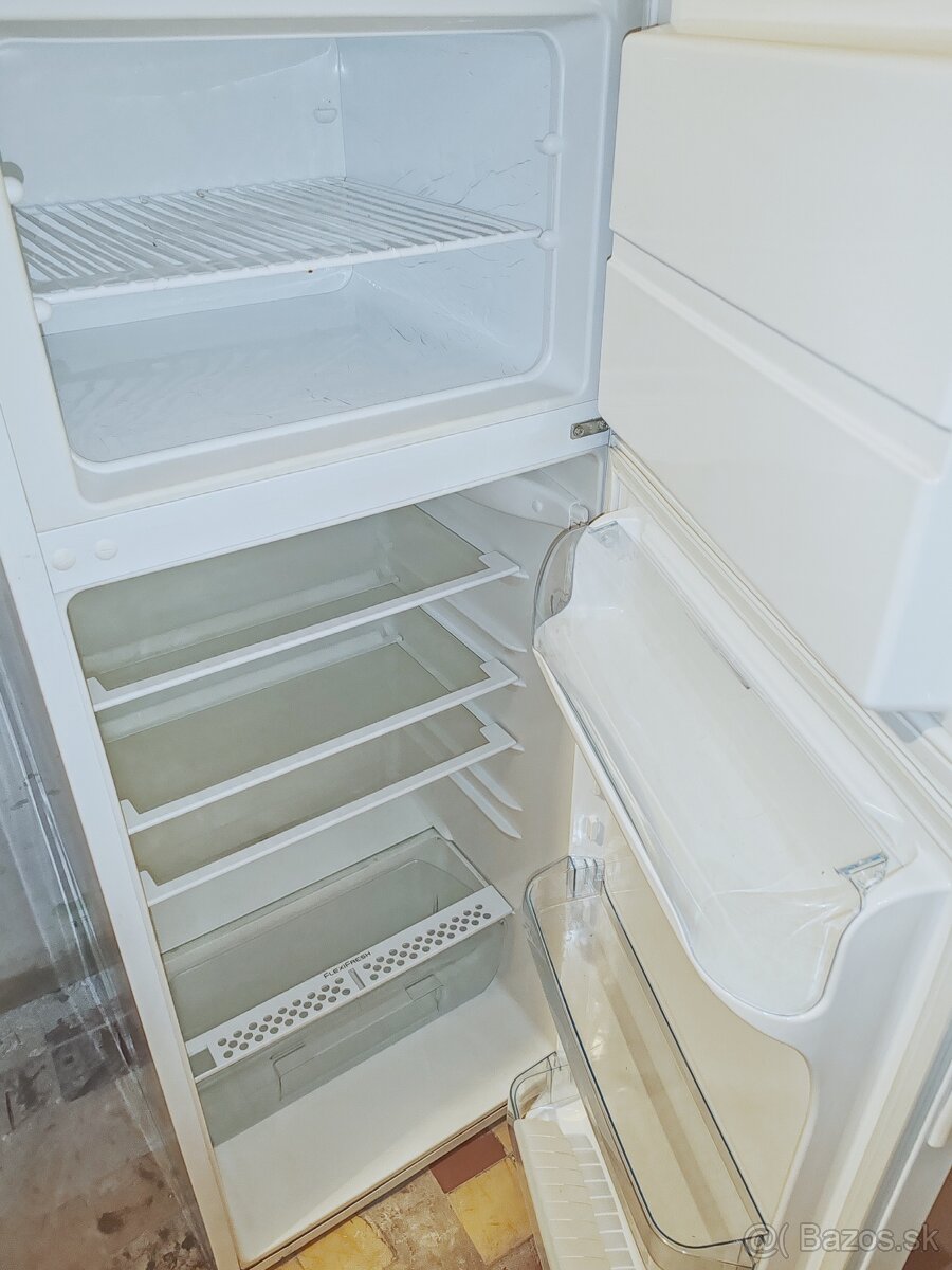 Predám chladničku Electrolux 141cm - 2