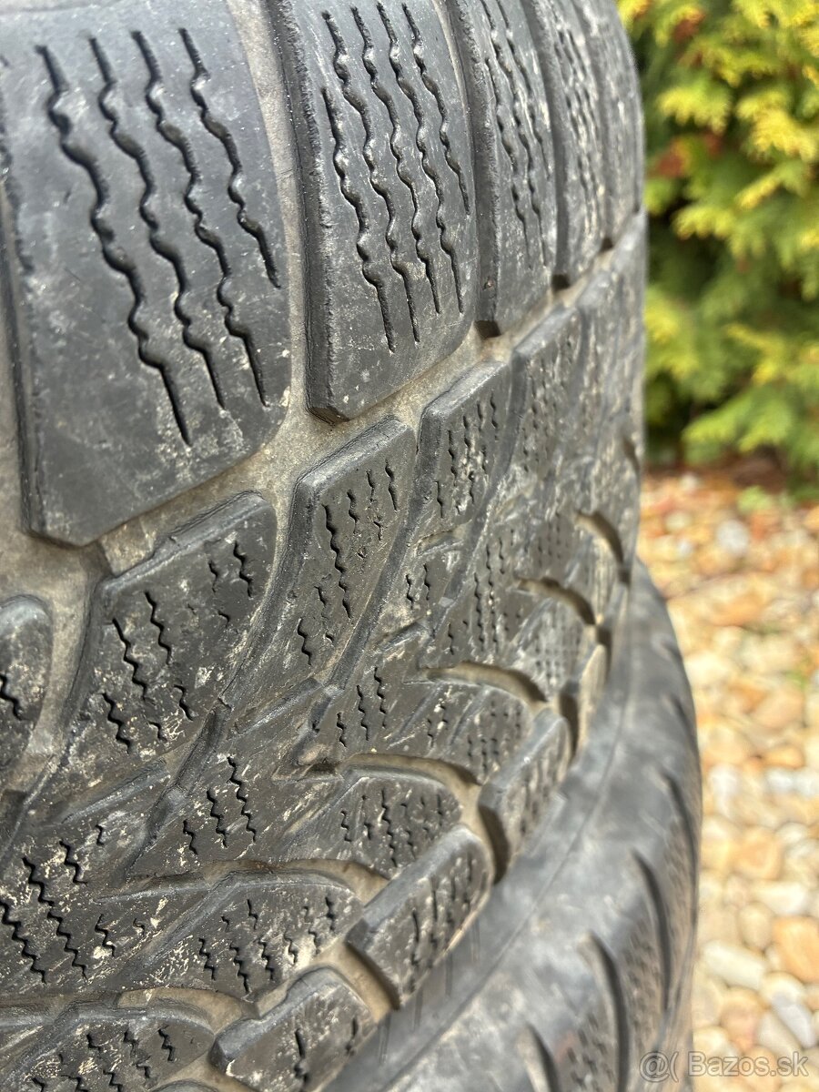 Predám zimné gumy 225/55 r17 - 2