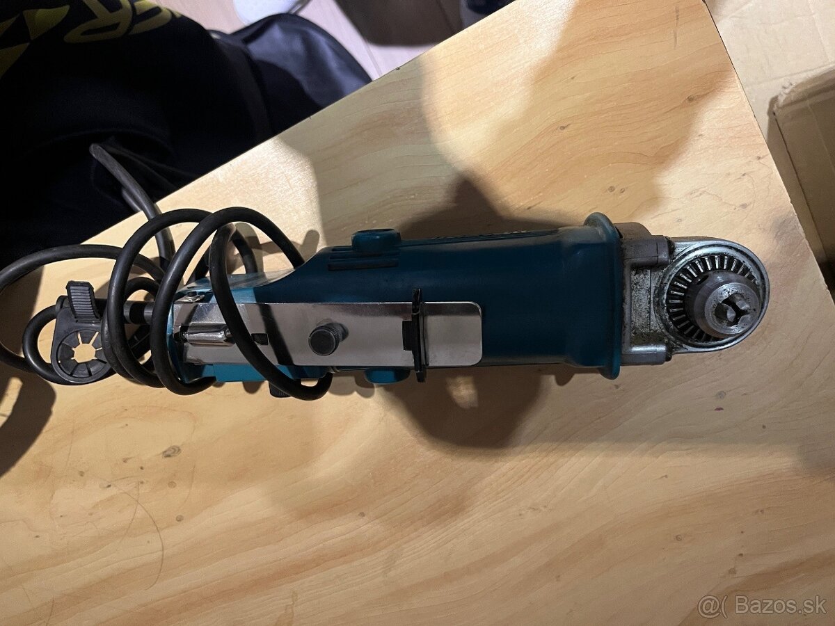 Uhlová vŕtačka Makita, model DA 3000 R - 2