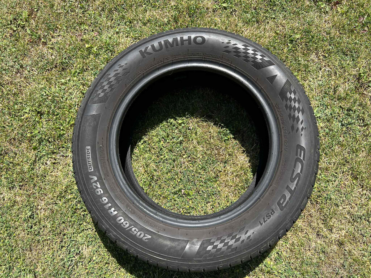 Kumho ECSTA PS71 ( 205/60 r16 ) - 2