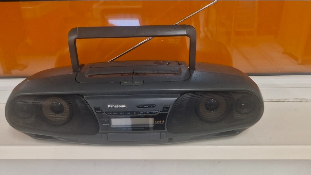 3D výkoné dizajnové rádio PANASONIC RX cobra - 2