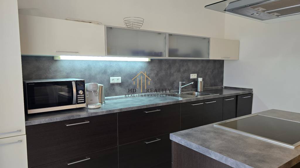 HD REALITY, Vám ponúka na Predaj 3-izbový Apartmán na Donova - 2