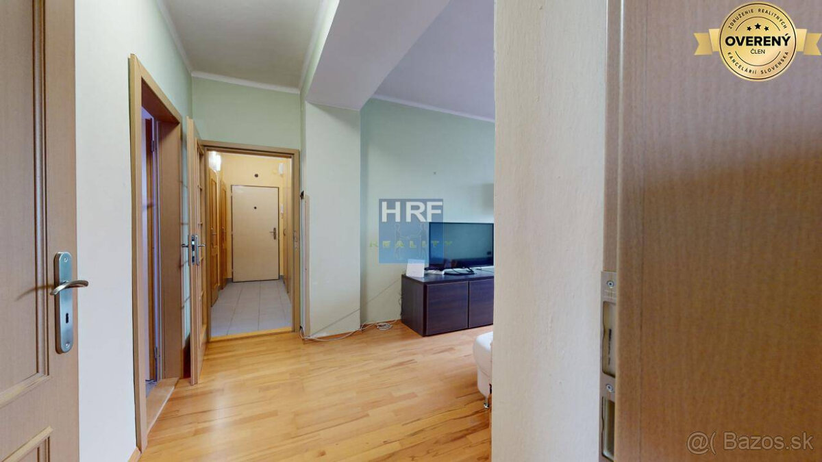 Na prenájom 3-izbový byt na M. Nešpora v Holíči. - 2