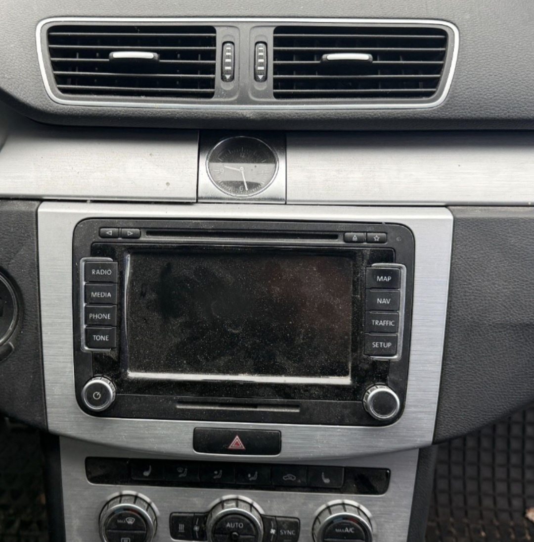 Vw Passat b7 2,0 tdi R-LINE - 2