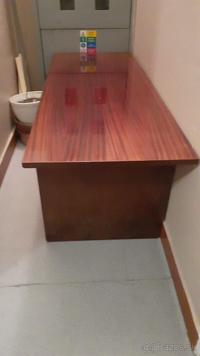 Konferečný stolík - 2