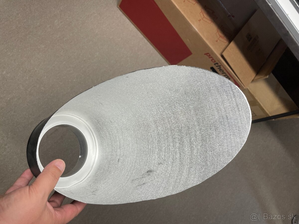 Zoom Reflector / alebo štúdiový reflektor s asymetrickým výr - 2