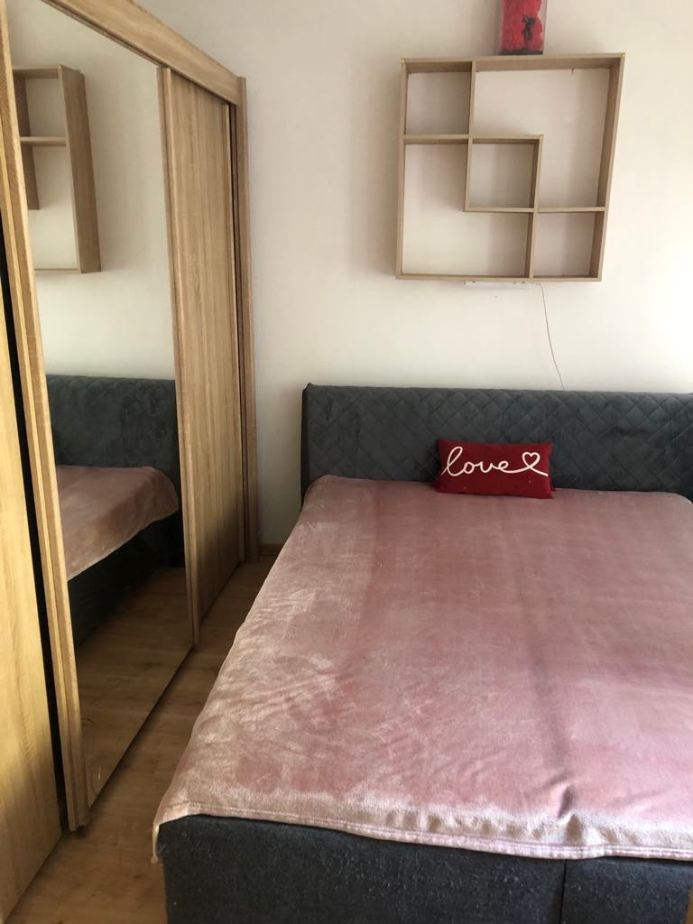 Prenajmeme 1- izb. byt v centre Nitry - pri parku - 2