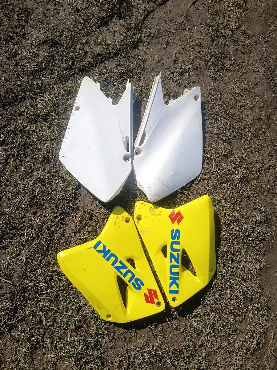 Suzuki rm 250 plasty - 2