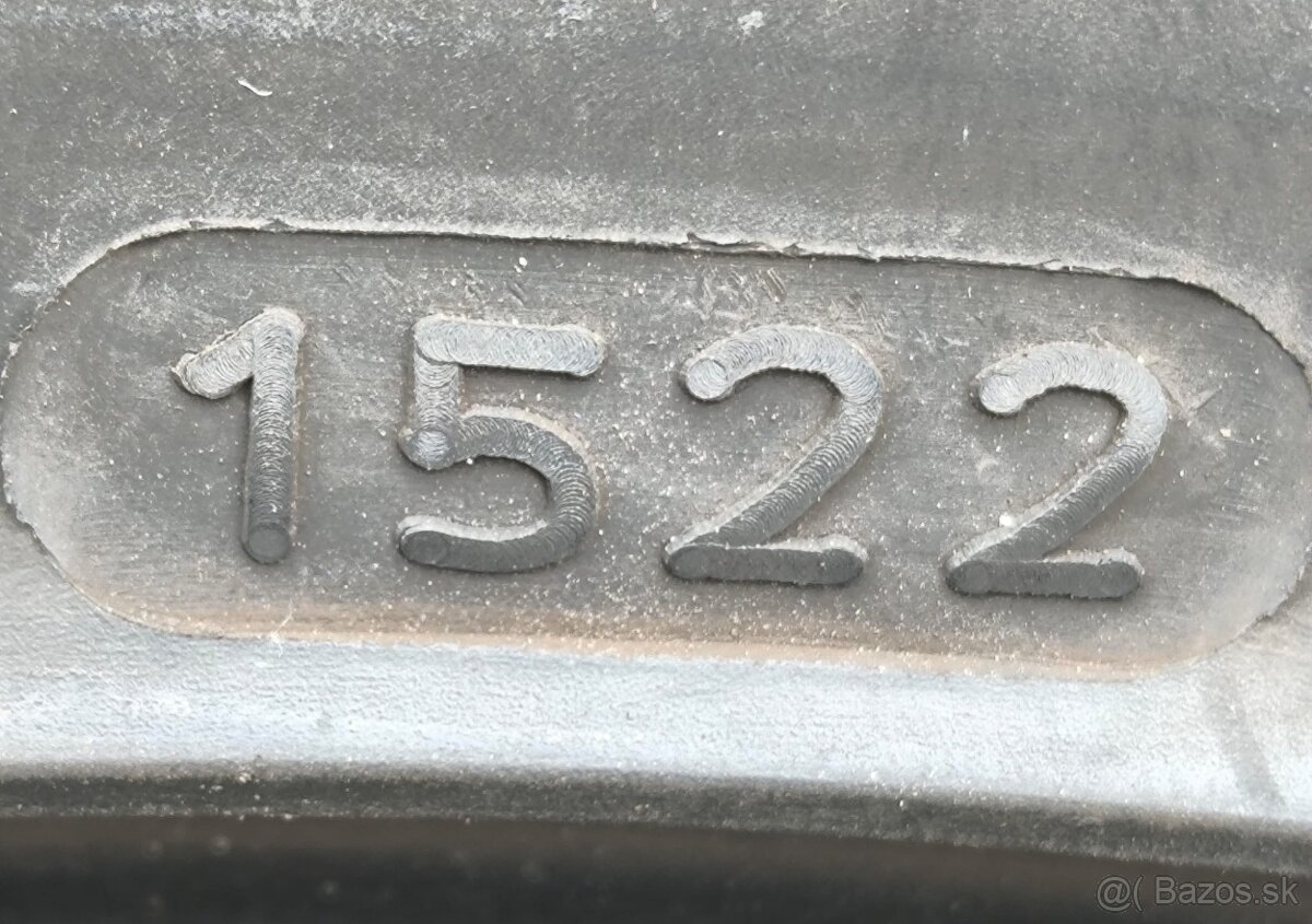 215/45/17 - 2