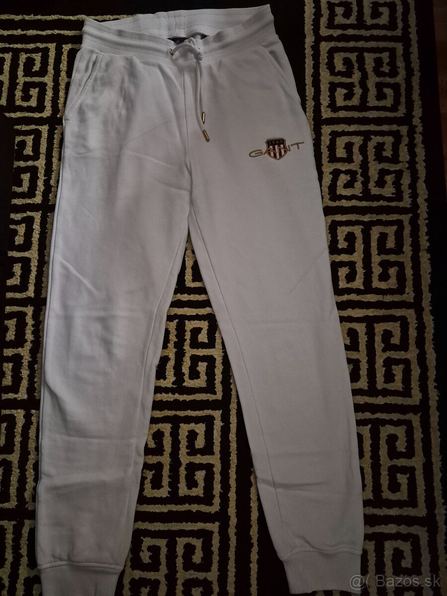 Predam biele teplaky Gant - 2