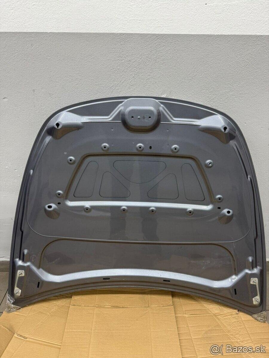 Kapota na Teslu Model Y - 2
