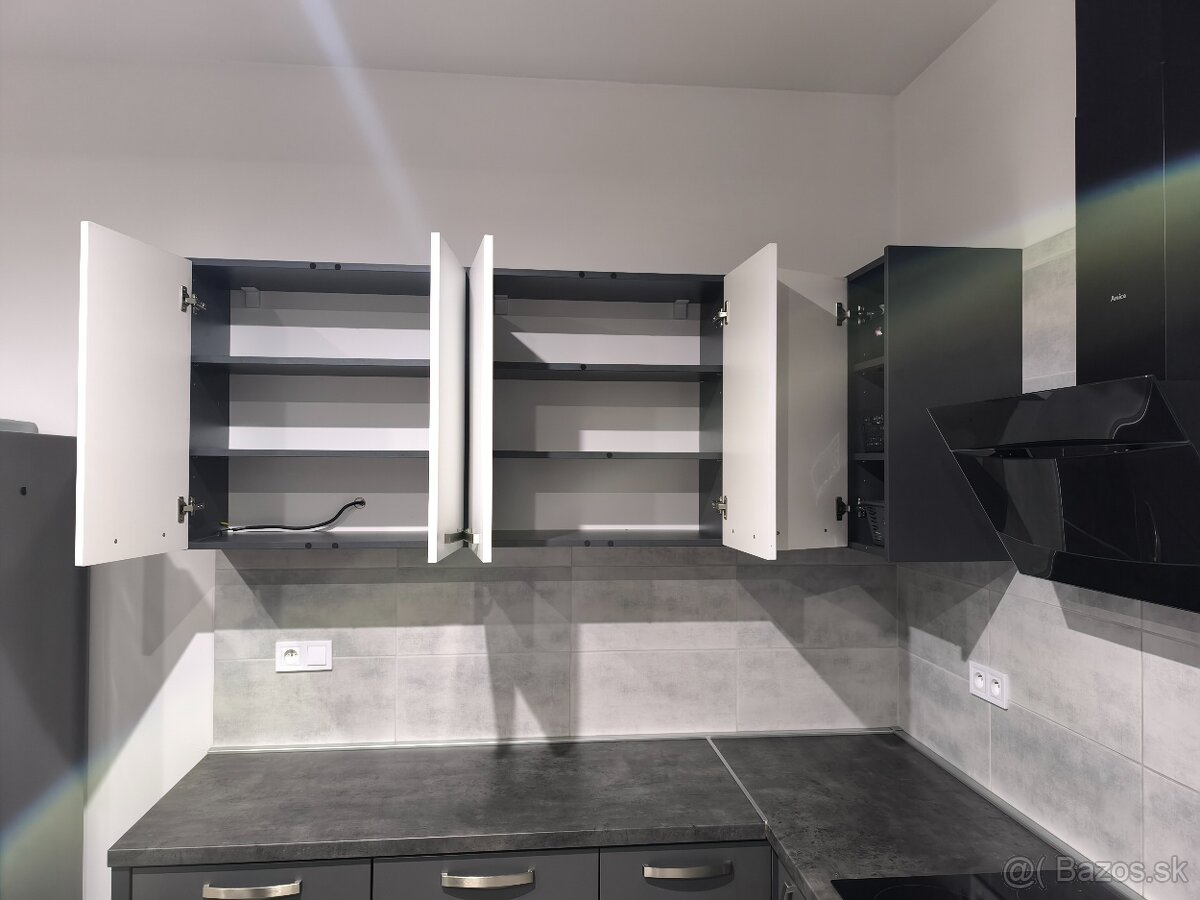 Horné kuchynské skrinky + skrinka na rúru a mikrovlnku - 2