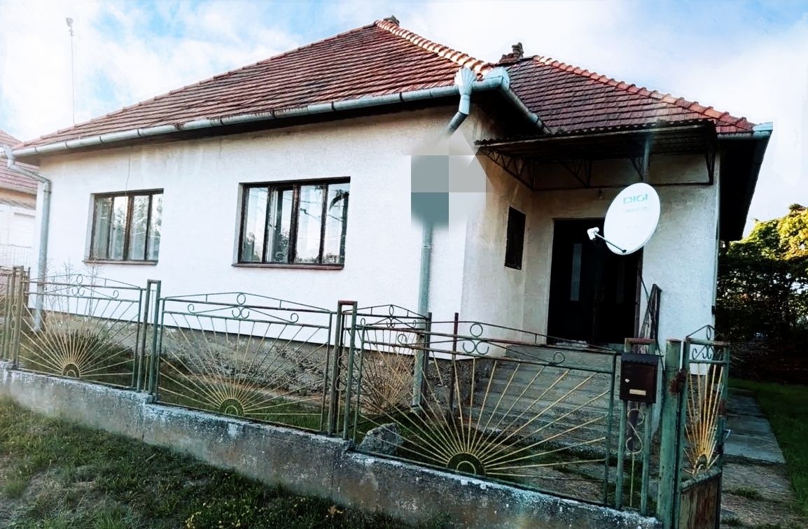 Rodinný dom v obci Lok, okres Levice - 2