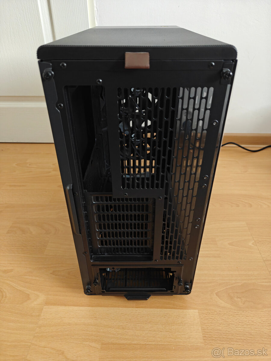 Fractal Design North, čierna s priehľadnou bočnicou - 2