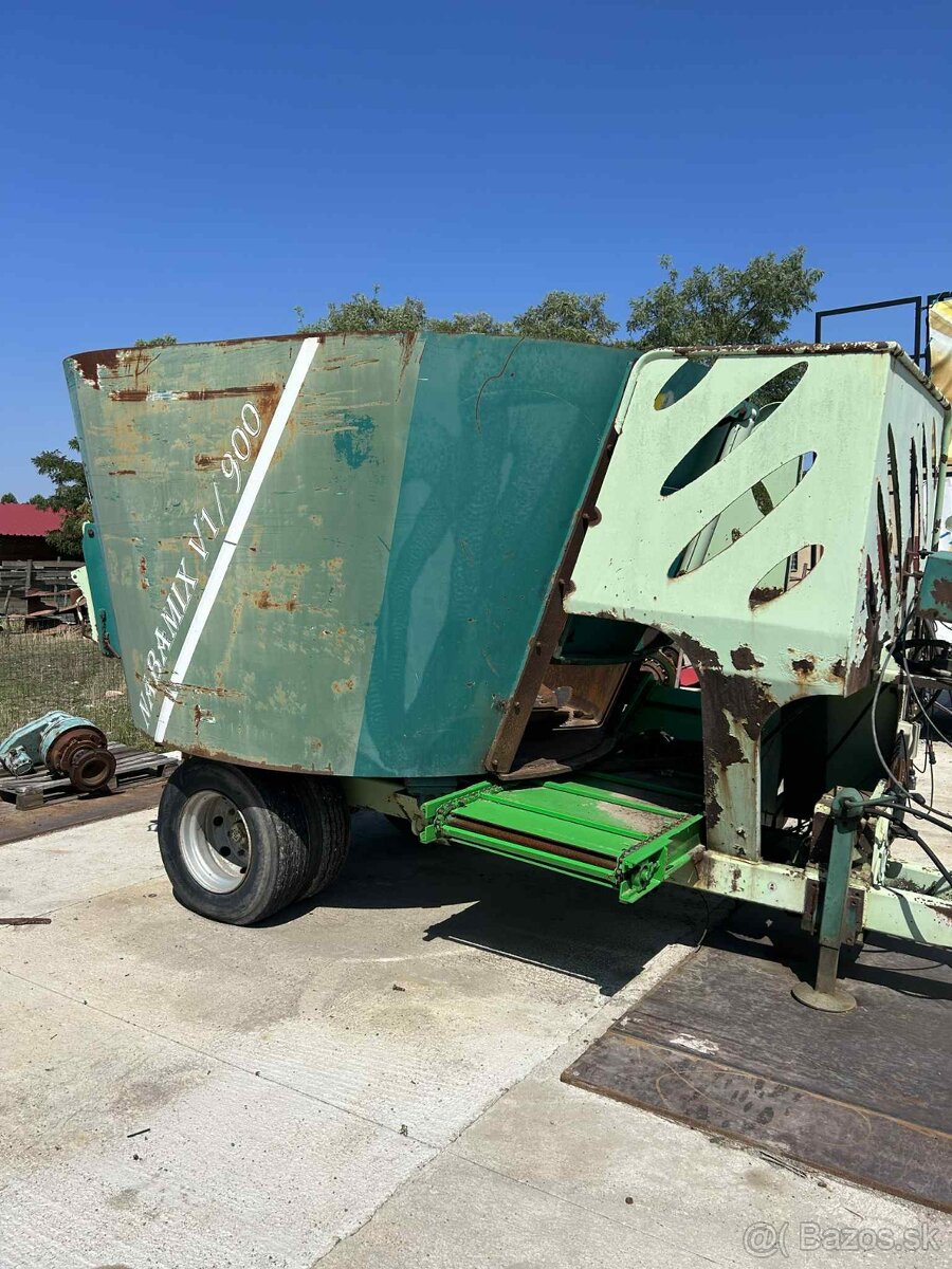 Kŕmný voz Baffi V1/900 - 2