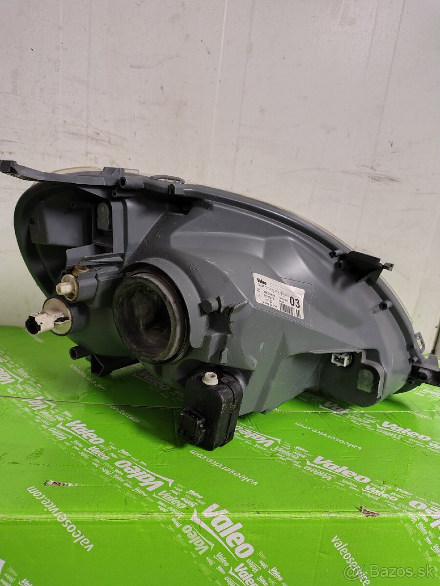 Toyota Yaris predné ľavé svetlo - 2