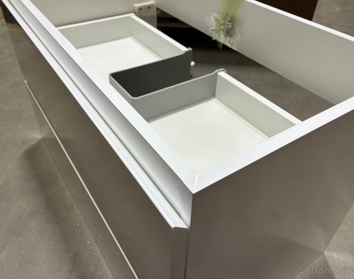Kupelnová skrinka - 2