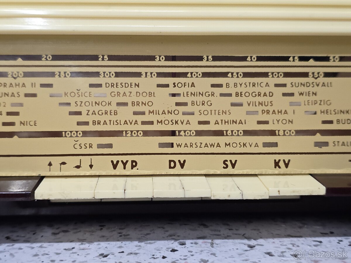 TESLA Sputnik / BAKELITOVÉ RÁDIO / Tesla 320A - 2