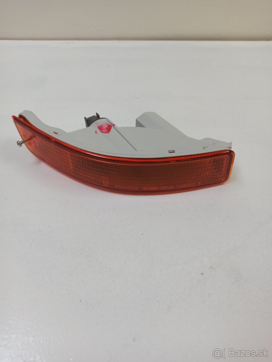 Pravá predná smerovka OEM Toyota Corolla E10 - 2