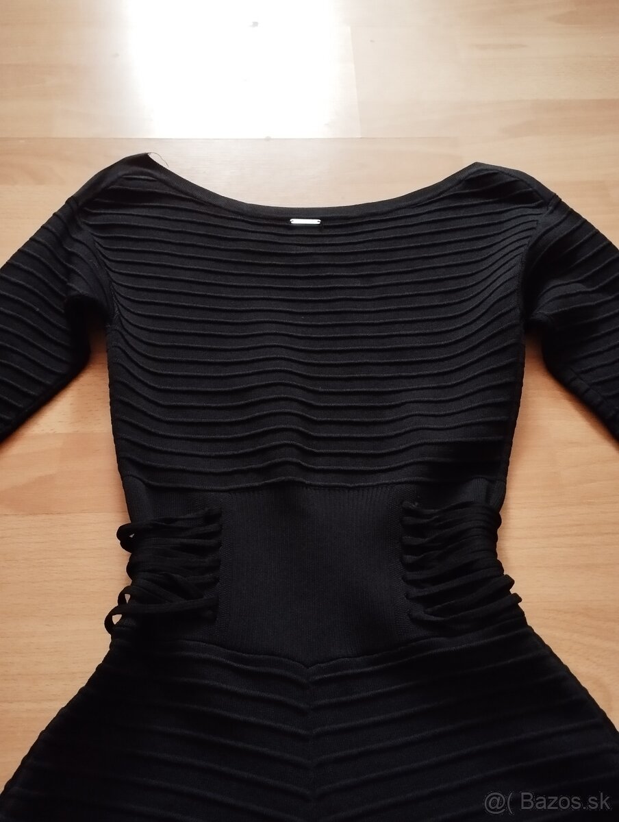 Čierne šaty Guess - 2