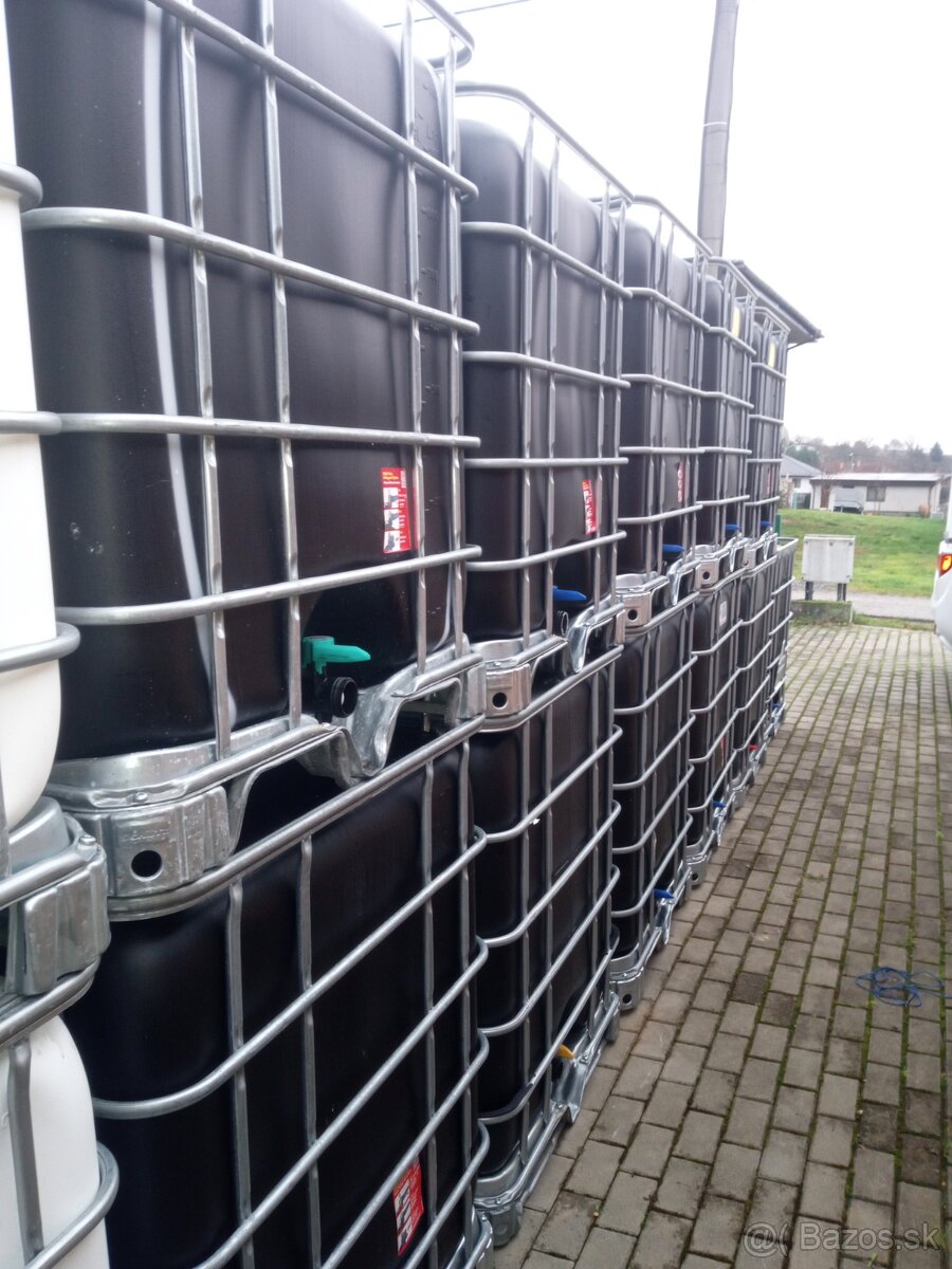 Plastová nádrž 1000L - 2