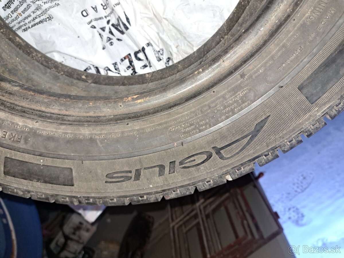 Zimne gumy 205/65 r16 C - 2