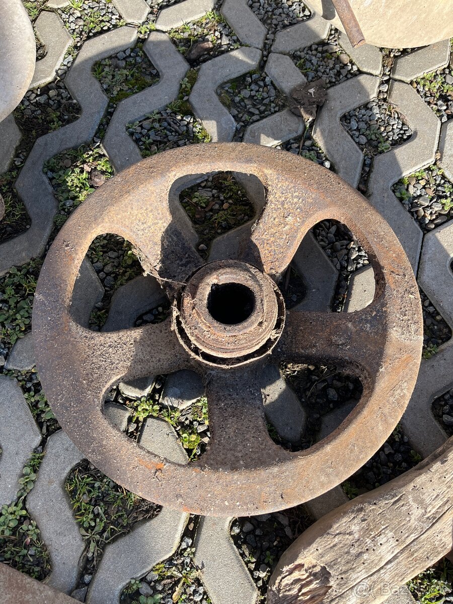 Koleso pásový traktor DT 75 - 2