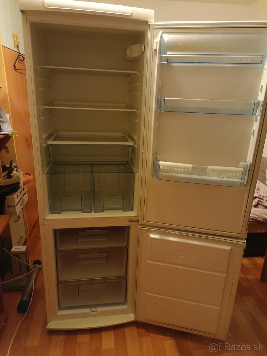 Chladnička s mrazničkou - 2
