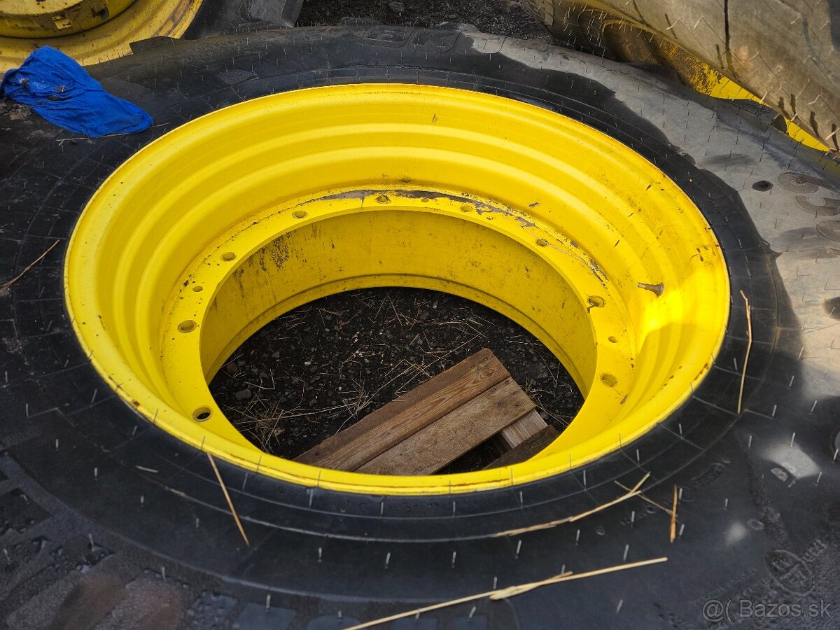 Kolesá John Deere - 2