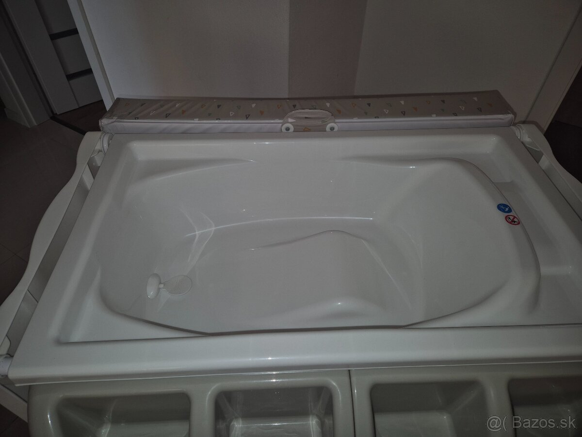 Prebaľovací pult - 2