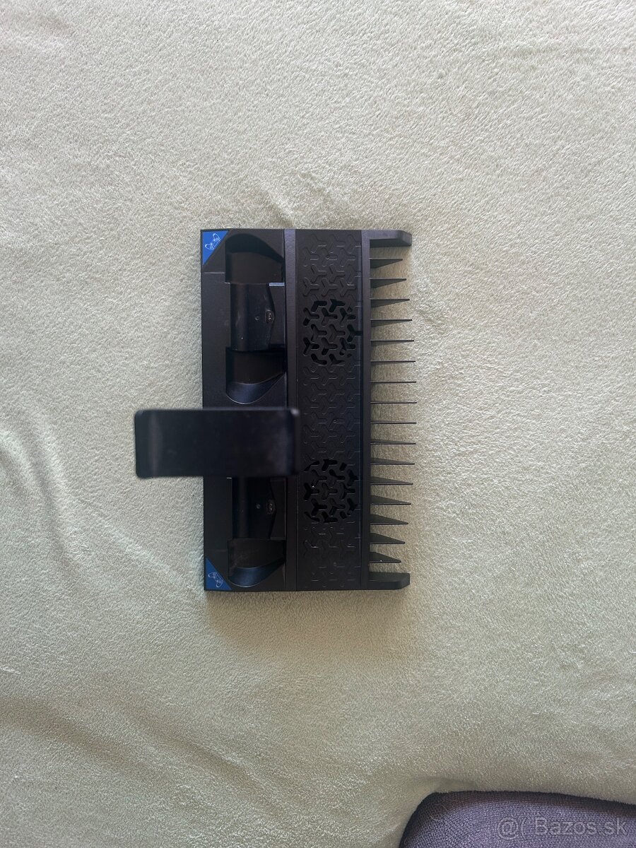 Chladiaci a dokovací stojan - 2