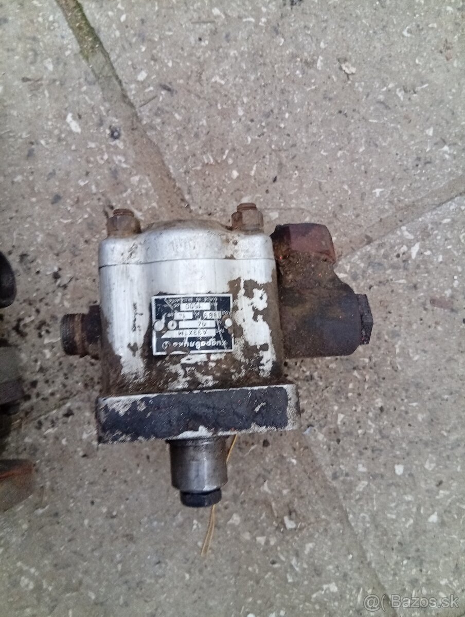 Predám tieto 3 hydraulické čerpadla - 2
