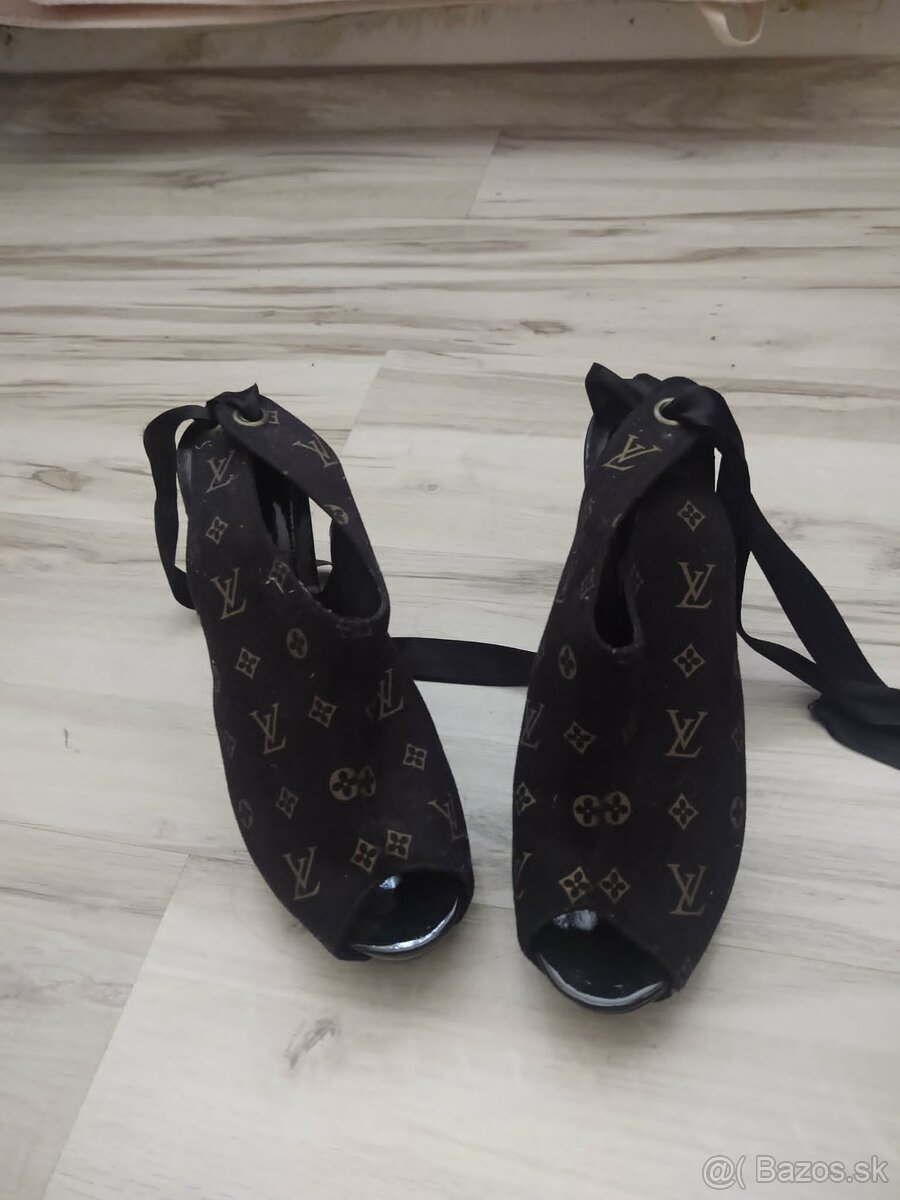 Louis Vuitton - 2