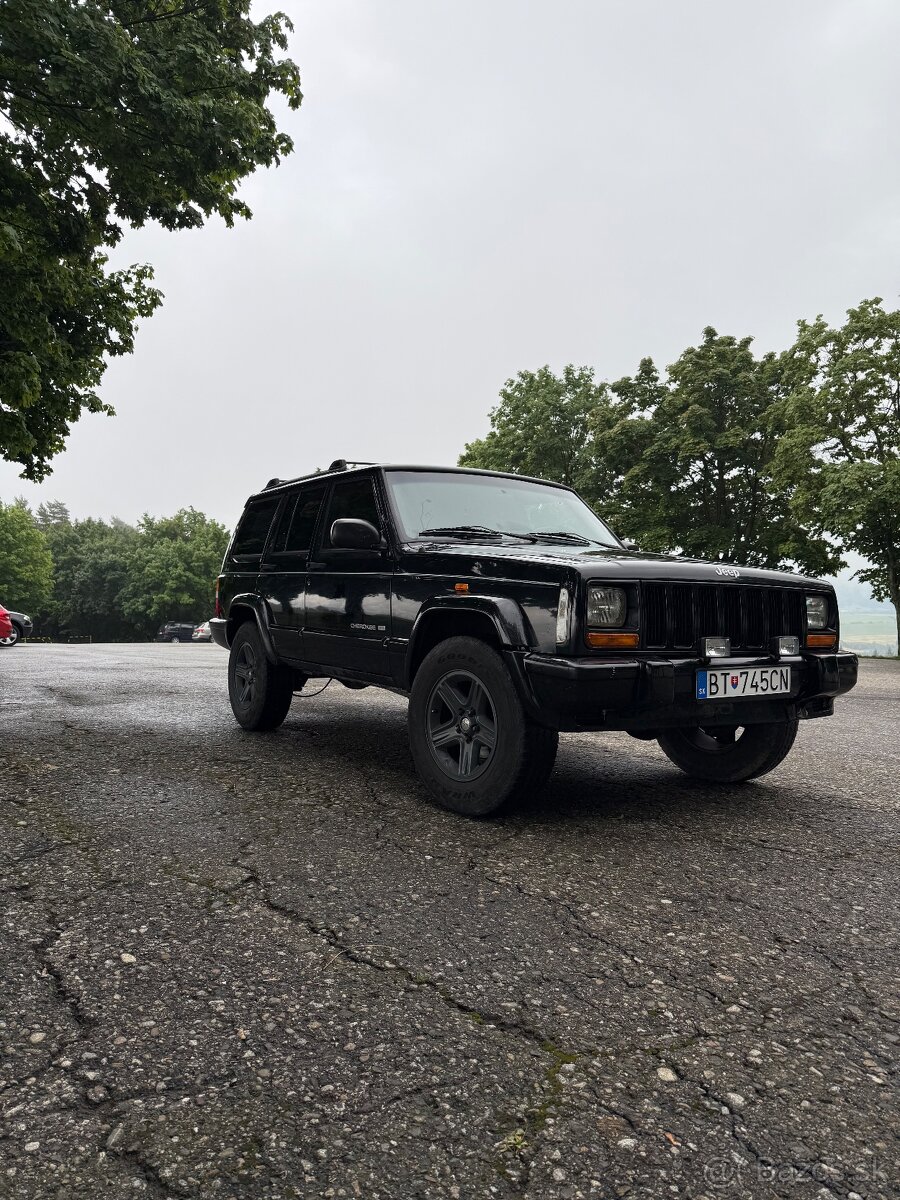 Jeep Cherokee XJ 4.0 1998 LIMITED - predam/ vymením