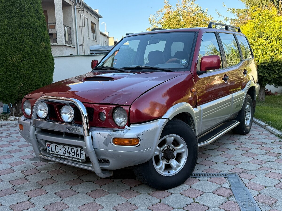 Nissan Terrano ll 2.4 - 2