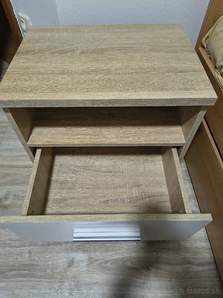 Nočný stolík - 2