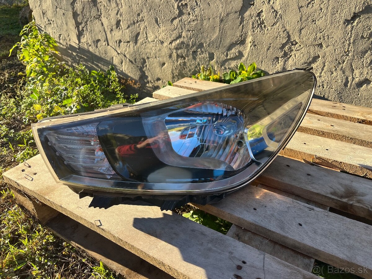 KIA Rio IV 4 svetlomet - 2