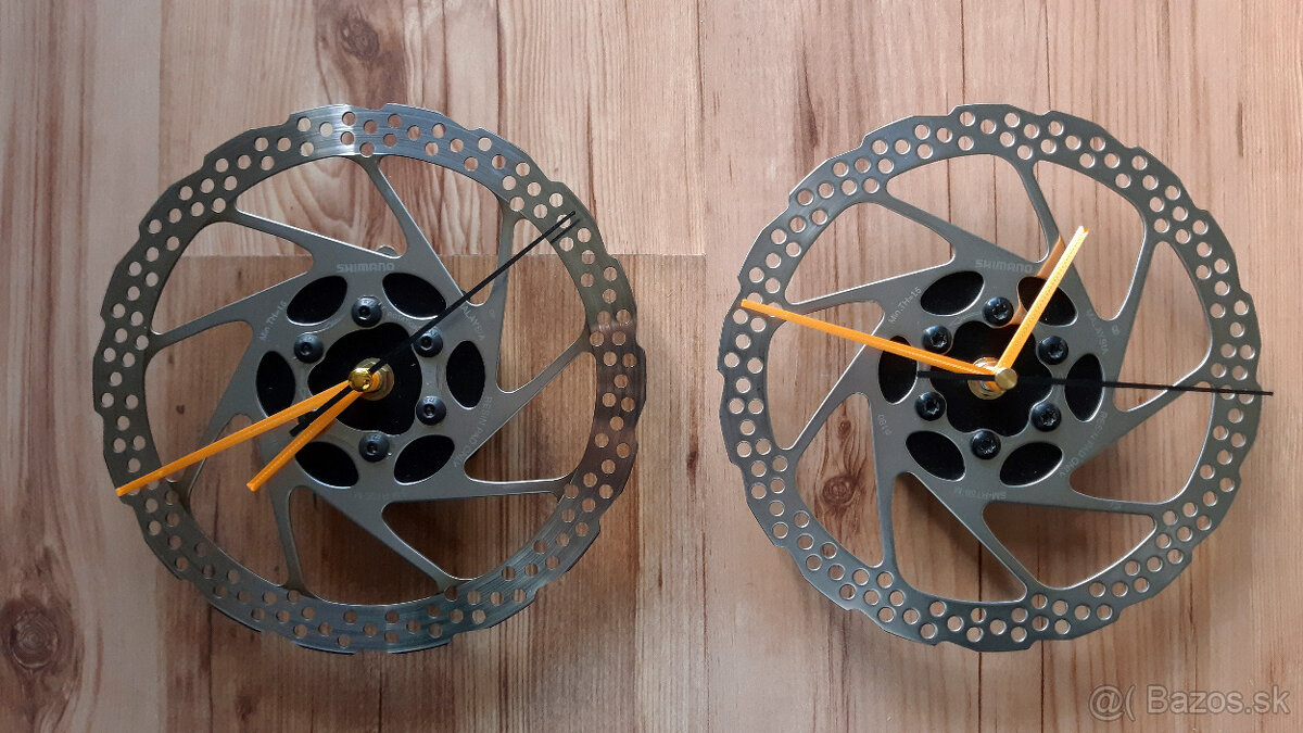 Nástenné hodiny vyrobené z brzdového kotúča - 2