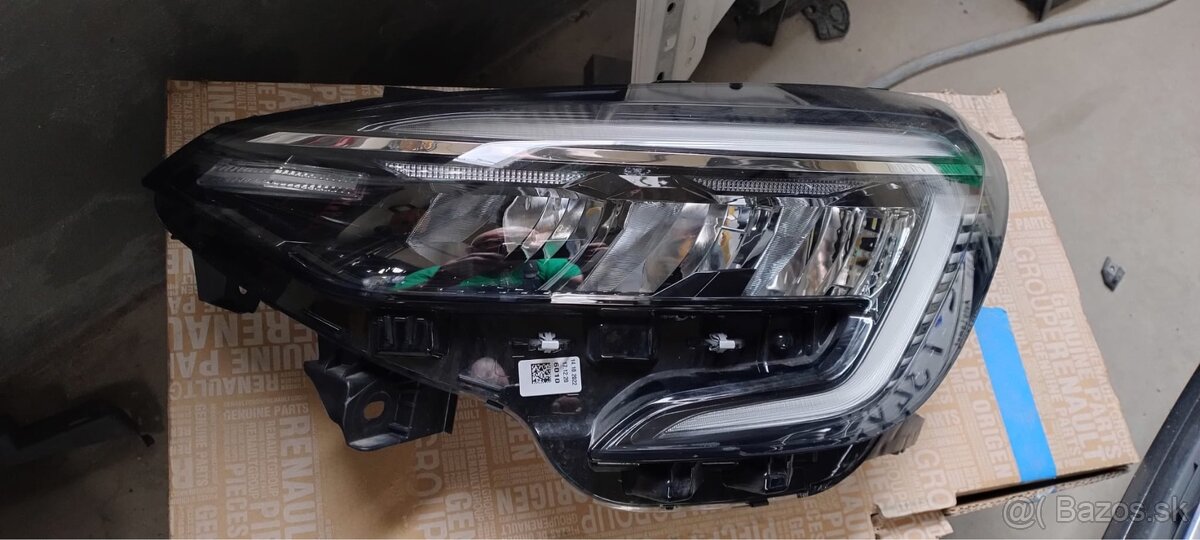 REANULT CLIO r.v. 2022, predné ľavé led svetlo. - 2