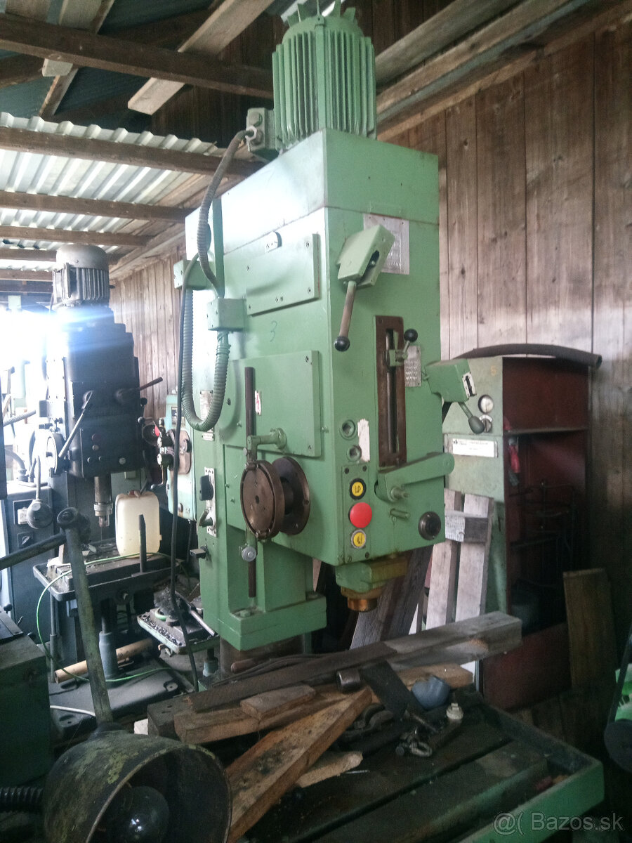 vrtacka stojanova Heckert, typ BS 32 AI - 2