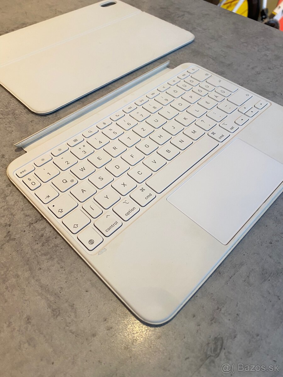 Apple Magic Keyboard Folio - 2