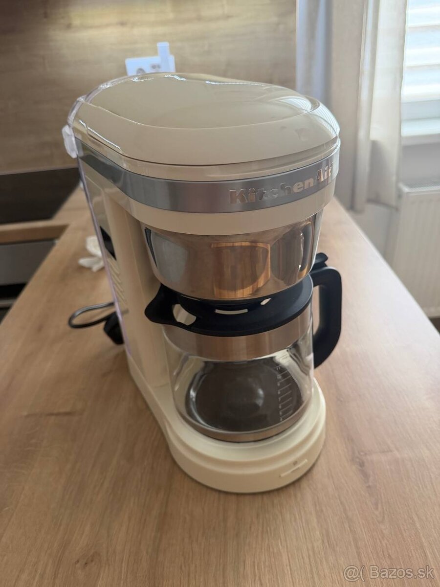 Prekvapkávací kávovar KitchenAid mandľová - 2